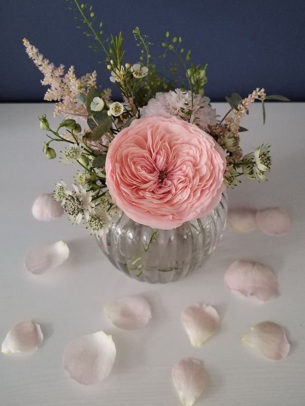 Floriana Floristry Wedding Table Decoration with pale pink rose